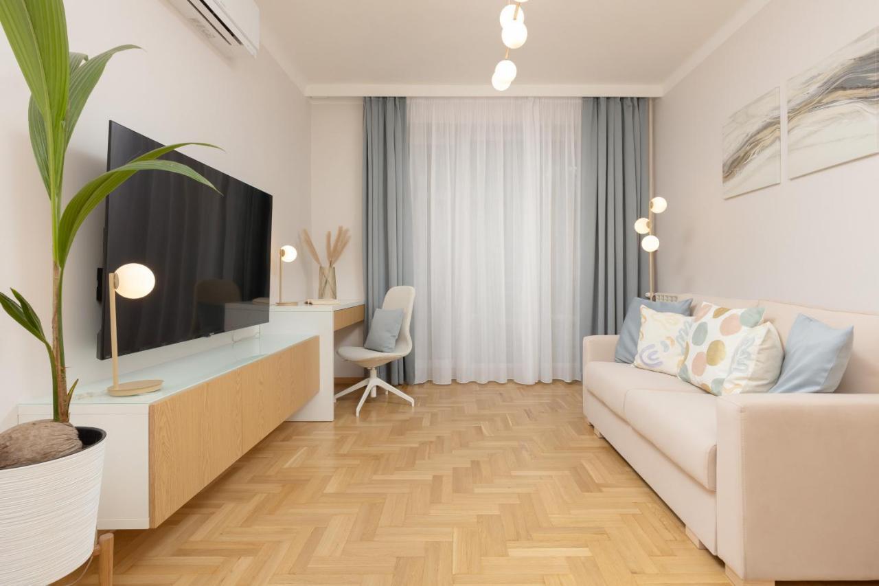 Bright Kasprzaka Wola Near Metro Station By Renters Apartament Warszawa
