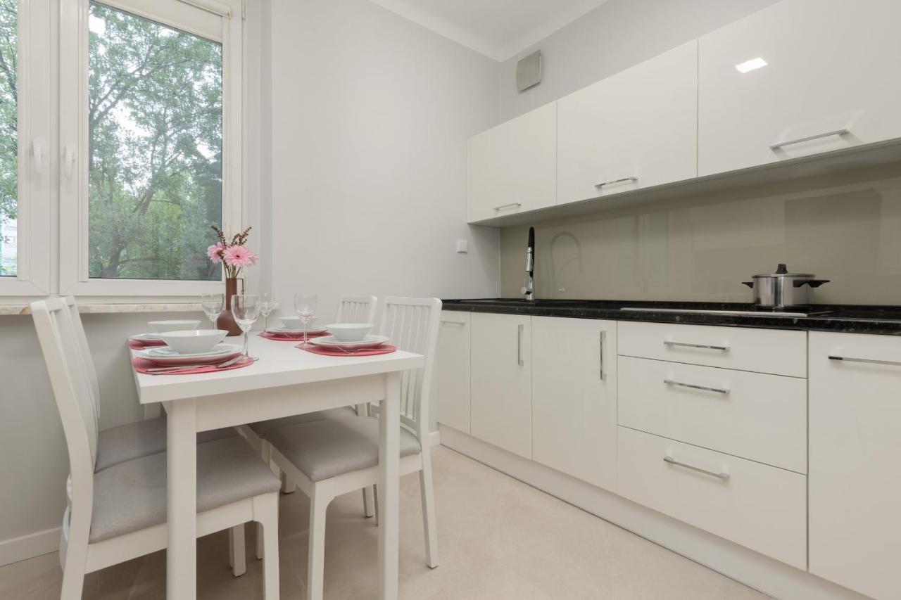 Bright Kasprzaka Wola Near Metro Station By Renters Apartament Warszawa